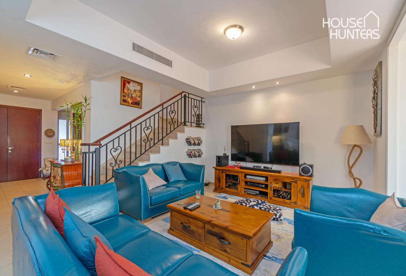 Exclusive | Internal Location | Opp. Pool and Park photo 2