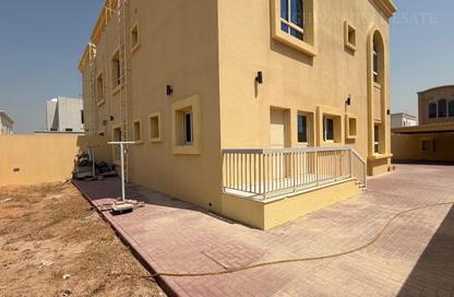 Villa - 4 Bedrooms - 6 Bathrooms for rent in Hoshi - Al Badie - Sharjah