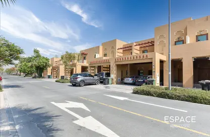 تاون هاوس - 3 غرف نوم - 2 حمامات للبيع في فيلات طراز دبي - القرية الشمالية - الفرجان - دبي