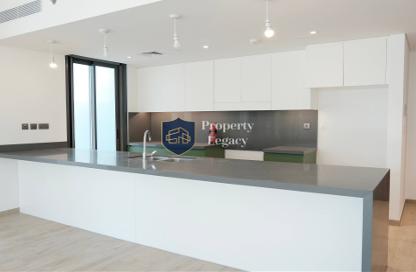 Apartment - 3 Bedrooms - 5 Bathrooms for rent in Central Park Building 1 - Central Park at City Walk - City Walk - Dubai