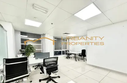 مكتب - استوديو - 1 حمام للايجار في البرج الفضي - الخليج التجاري - دبي