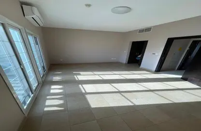 تاون هاوس - 2 غرف نوم - 3 حمامات للايجار في بناية لولينا - الضاحية 12 - قرية جميرا الدائرية - دبي