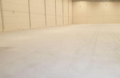 Warehouse - Studio - 2 for rent in Umm Al Thuoob - Umm Al Quwain