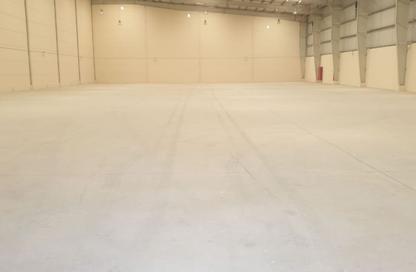 Warehouse - Studio - 2 for rent in Umm Al Thuoob - Umm Al Quwain