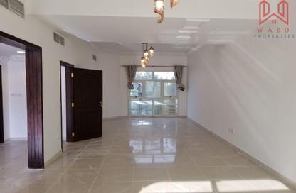 Villa - 4 - 5 for rent in Al Jafiliya Villas - Al Jafiliya - Bur Dubai - Dubai