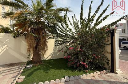 Villa - 4 - 5 for rent in Al Jafiliya Villas - Al Jafiliya - Bur Dubai - Dubai