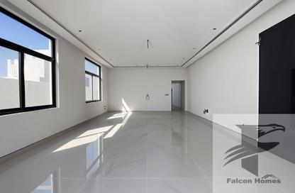 Villa - 5 Bedrooms - 6 Bathrooms for rent in Al Aweer 1 - Al Aweer - Dubai