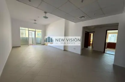 Apartment - 2 Bedrooms - 3 Bathrooms for rent in Lake Tower - Al Majaz 1 - Al Majaz - Sharjah