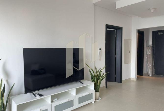 1-bed apartment in Azure · Furnished · High floor — photo 2