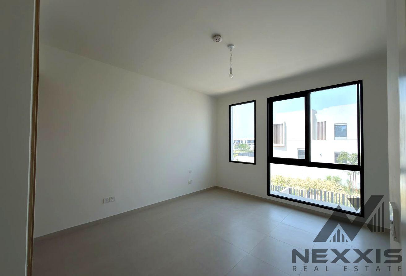 Corner 4BR Villa | Premium Community | Ready MOVE photo 17