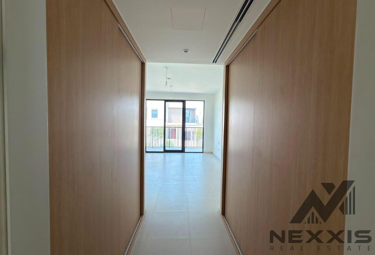 Corner 4BR Villa | Premium Community | Ready MOVE photo 7