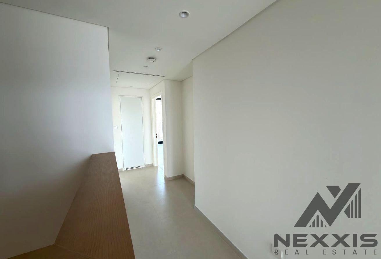 Corner 4BR Villa | Premium Community | Ready MOVE photo 12