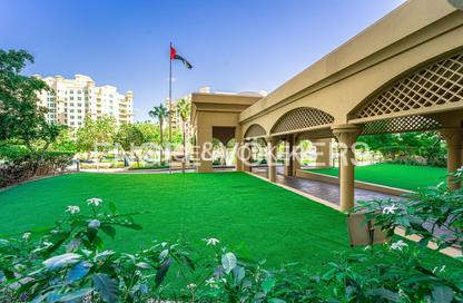 Apartment - 2 Bedrooms - 3 Bathrooms for sale in Jash Hamad - Shoreline Apartments - Palm Jumeirah - Dubai