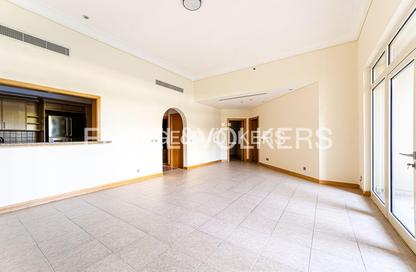 Apartment - 2 Bedrooms - 3 Bathrooms for sale in Jash Hamad - Shoreline Apartments - Palm Jumeirah - Dubai
