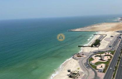 شقة - 2 غرف نوم - 3 حمامات للبيع في مساكن كورنيش عجمان - طريق كورنيش عجمان - عجمان
