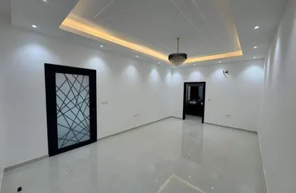 فيلا - 5 غرف نوم - 6 حمامات للايجار في الحليو 2 - الحليو - عجمان