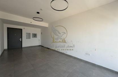 Apartment - 2 - 3 for rent in Jamal Abdul Nasser Street - Al Majaz - Sharjah Apartment - 2 - 3 for rent in Jamal Abdul Nasser Street - Al Majaz - Sharjah