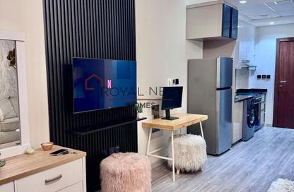 Apartment - Studio - 1 Bathroom for rent in Binghatti Crystals - Dubai Silicon Oasis - Dubai
