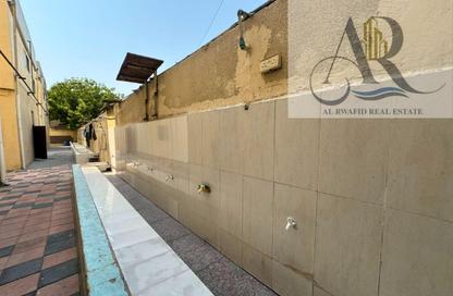 Labor Camp - Studio - 7+ Bathrooms for rent in SG 10 Building - Industrial Area 10 - Sharjah Industrial Area - Sharjah Labor Camp - Studio - 7+ Bathrooms for rent in SG 10 Building - Industrial Area 10 - Sharjah Industrial Area - Sharjah