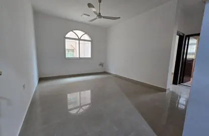 شقة - غرفة نوم - 1 حمام للايجار في عمارة عزير - 3  الروضة - الروضة - عجمان