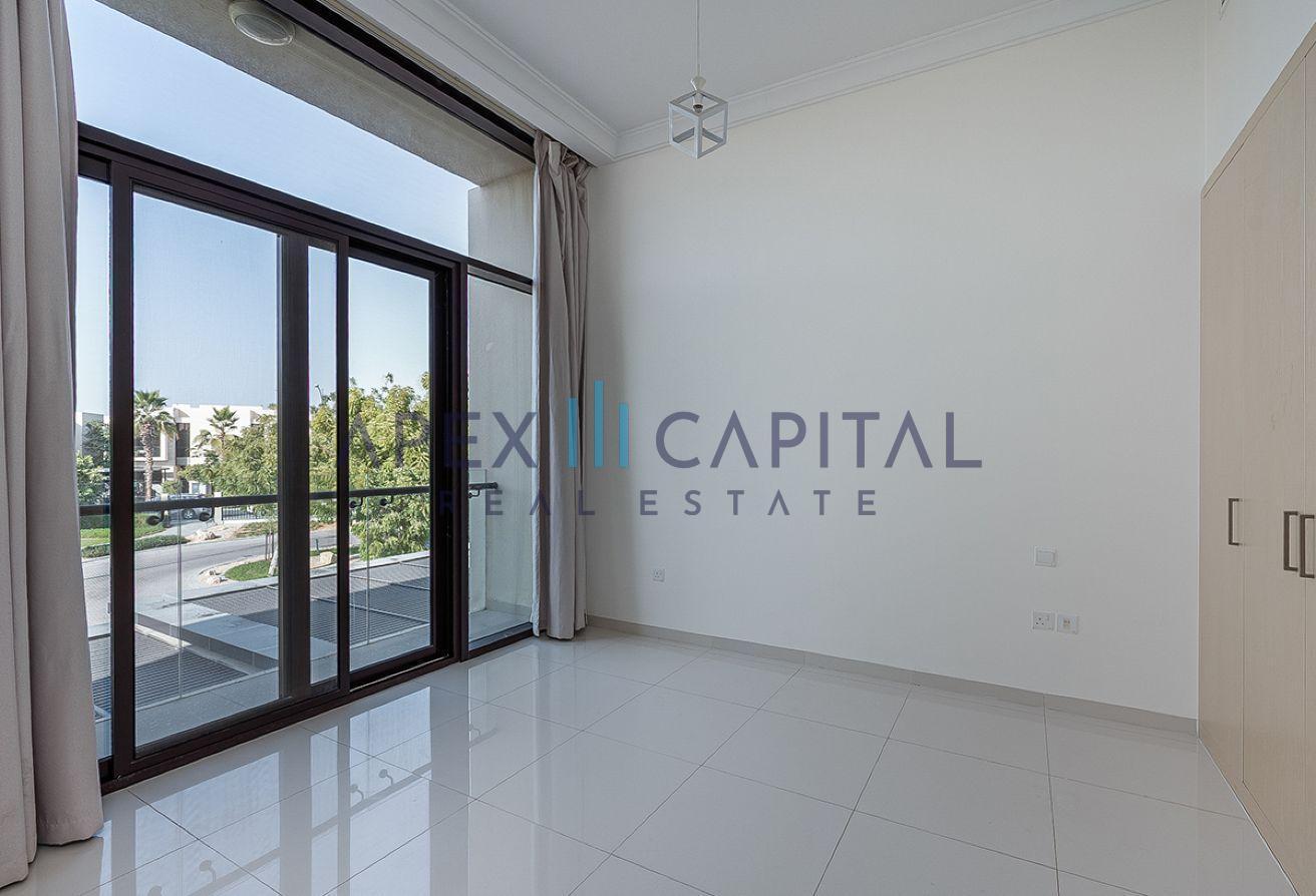 Community View | Prime Location | Spacious |Vacant photo 5