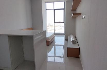 Apartment - Studio - 1 for rent in Blue Waves Tower - Dubai Land Residence Complex - Dubai Apartment - Studio - 1 for rent in Blue Waves Tower - Dubai Land Residence Complex - Dubai