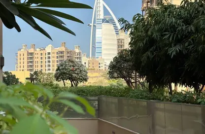 Apartment - 2 Bedrooms - 2 Bathrooms for sale in Lamaa - Madinat Jumeirah Living - Umm Suqeim - Dubai