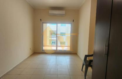 Apartment - 1 Bedroom - 2 Bathrooms for sale in Mazaya 28 - Queue Point - Liwan - Dubai