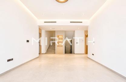 Villa - 4 - 6 for rent in Jumeirah 1 Villas - Jumeirah 1 - Jumeirah - Dubai