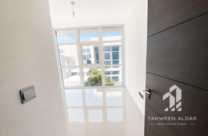 Townhouse - 4 - 5 for rent in Victoria - Damac Hills 2 - Dubai