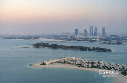 Apartment - 1 Bedroom - 2 Bathrooms for rent in The Palm Tower - Palm Jumeirah - Dubai