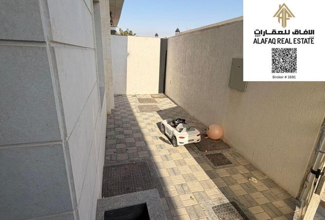 73845757 - Property Image 2