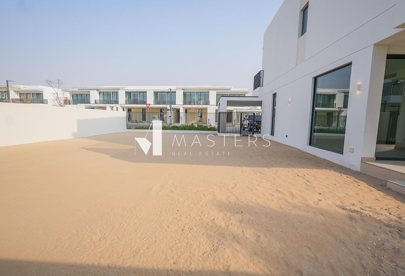Large Plot |4BR Ready to Move | Kitchen Appliances photo 17