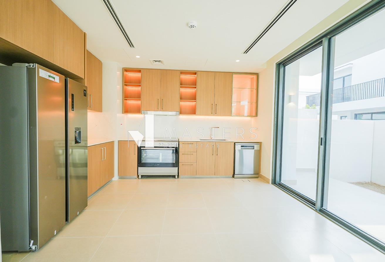 Large Plot |4BR Ready to Move | Kitchen Appliances photo 8