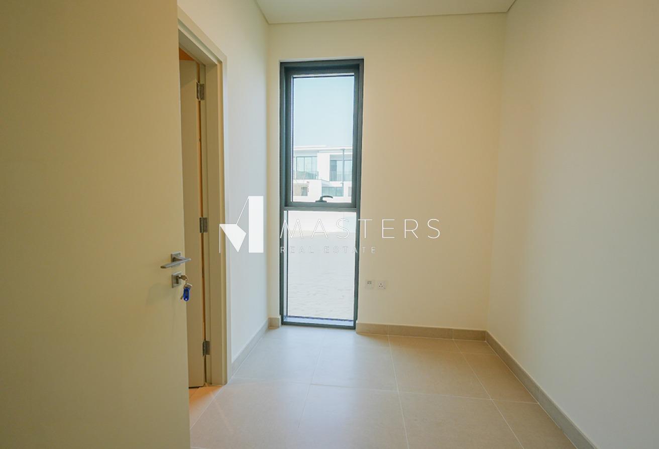 Large Plot |4BR Ready to Move | Kitchen Appliances photo 6
