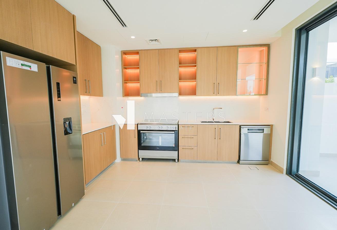 Large Plot |4BR Ready to Move | Kitchen Appliances photo 12