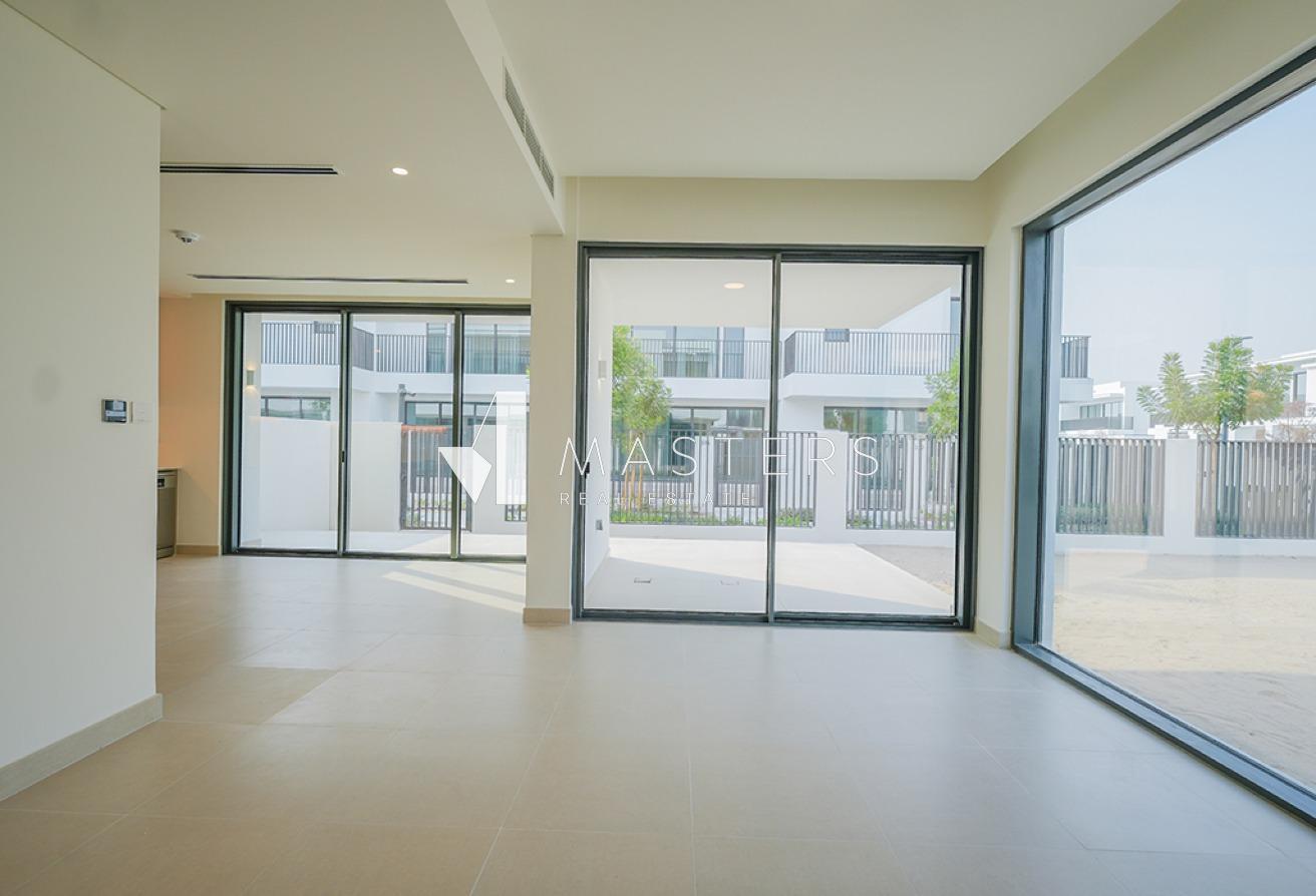 Large Plot |4BR Ready to Move | Kitchen Appliances photo 5