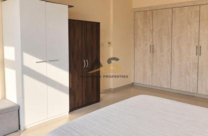 Apartment - 1 - 2 for rent in Abdul Rahim Mohd Al Zarooni Building - Al Mankhool - Bur Dubai - Dubai