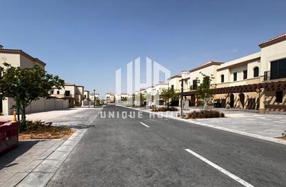Townhouse - 3 - 4 for rent in Bloom Living - Zayed City (Khalifa City C) - Khalifa City - Abu Dhabi