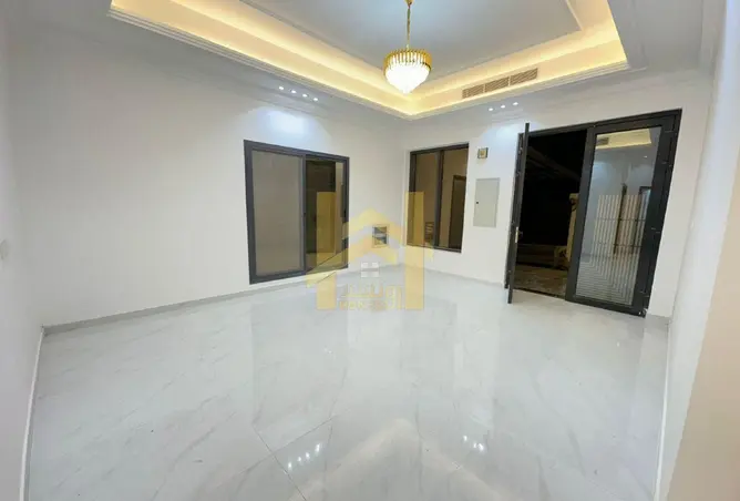 156015256 - Property Image 3