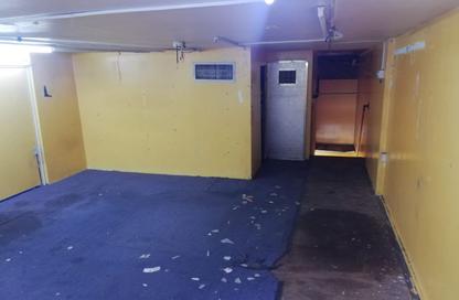 Shop - Studio - 1 for rent in Abu Shagara building - Abu shagara - Sharjah