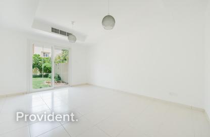 Villa - 2 Bedrooms - 3 Bathrooms for rent in Springs 8 - The Springs - Dubai