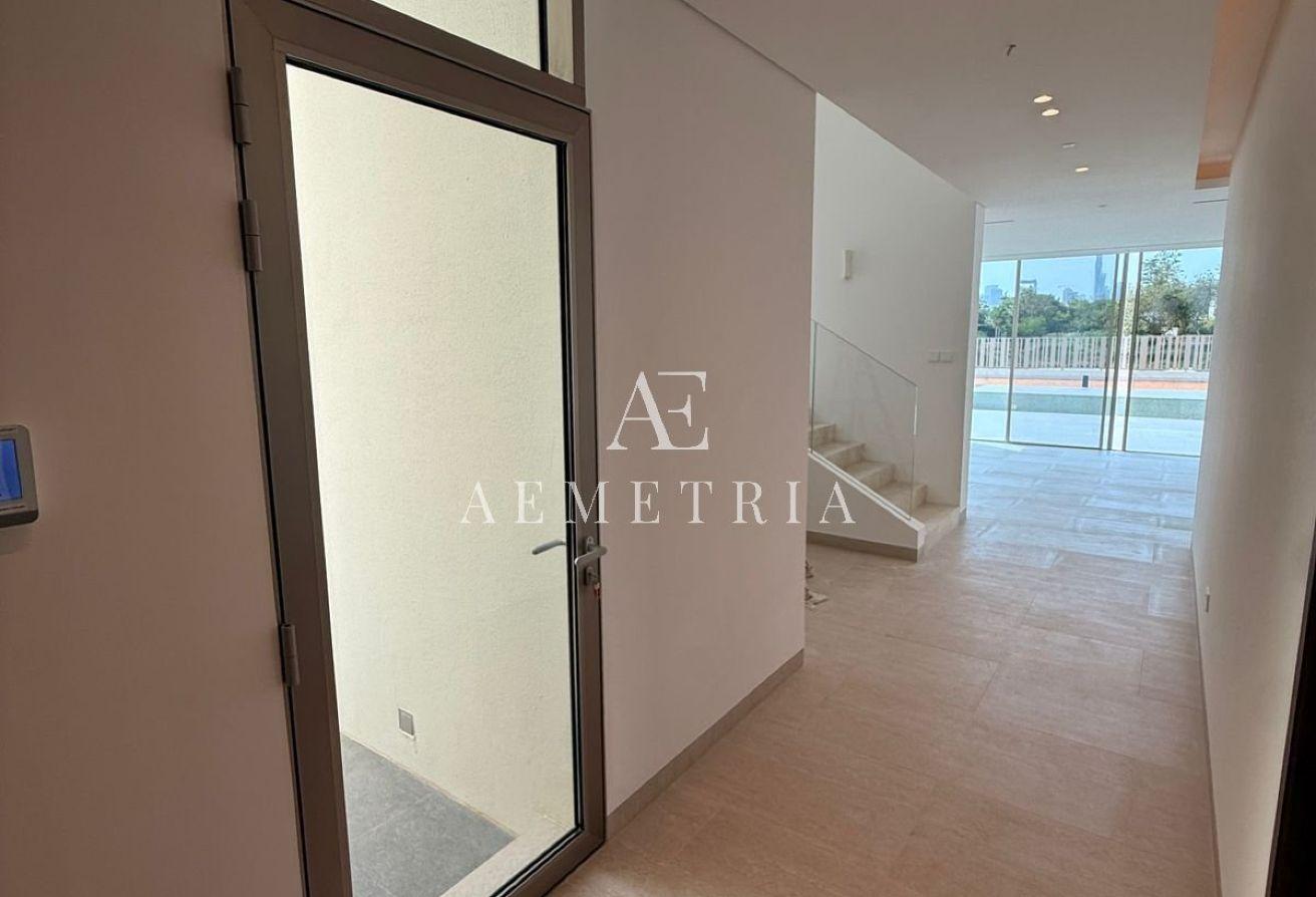 Spacious Family Home| Private Pool photo 18