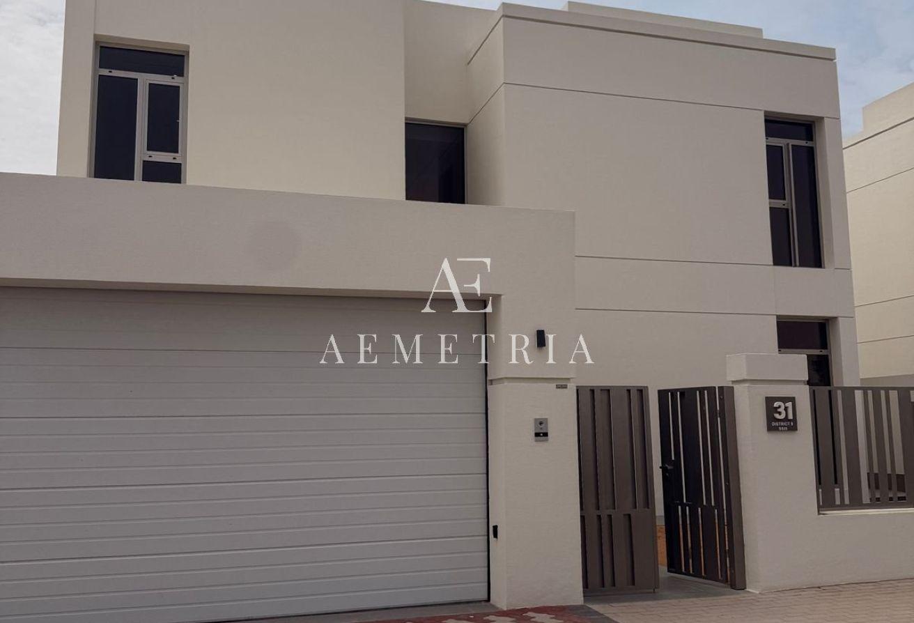 Spacious Family Home| Private Pool