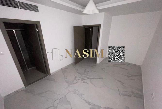 54396806 - Property Image 3