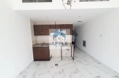 Apartment - Studio - 1 Bathroom for rent in Muwaileh 3 Building - Muwaileh - Sharjah