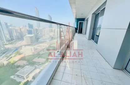 Apartment - 4 Bedrooms - 5 Bathrooms for rent in Corniche Road - Abu Dhabi