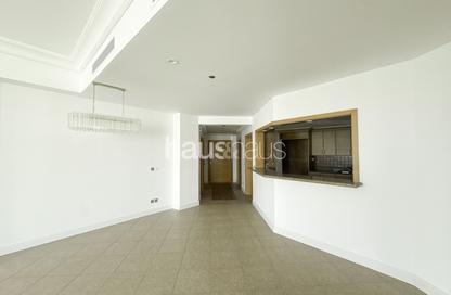 Apartment - 3 - 4 for rent in Al Tamr - Shoreline Apartments - Palm Jumeirah - Dubai