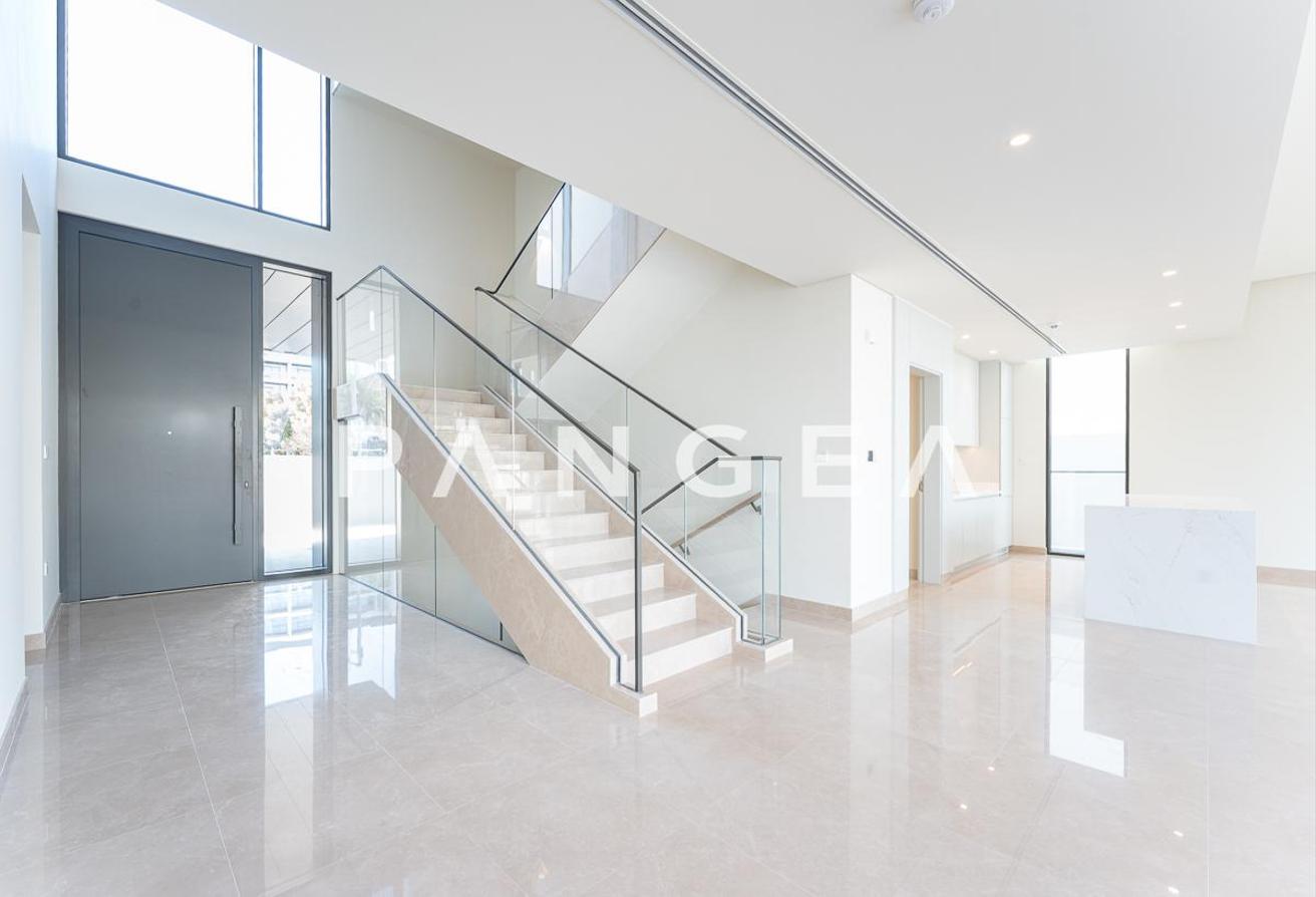 Genuine Listing | Luxurious | Opposite Park photo 7