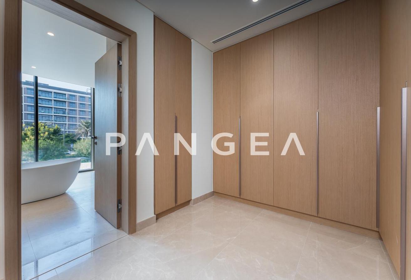 Genuine Listing | Luxurious | Opposite Park photo 20
